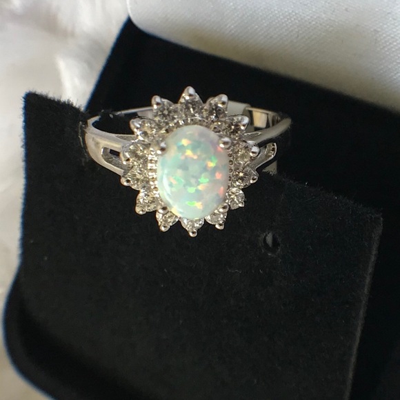 Sterling Silver Opal Ring - Picture 4 of 5